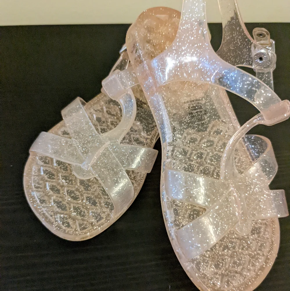Old Navy Jelly sandals girls size 10 pink sparkle with snap closures